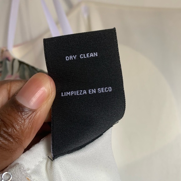 ❌SOLD❌Windsor Holland Strapless Floral Ball Gown Size 5 - Picture 15 of 16